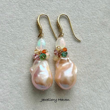 Carica l&#39;immagine nel visualizzatore di Gallery, Ethiopian opal, baroque pearl earrings