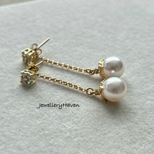 Laden Sie das Bild in den Galerie-Viewer, Japanese Akoya pearl earrings