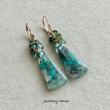 Charger l'image dans la galerie, Chrysocolla and copper in chalcedony earrings