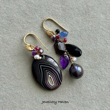 Carica l&#39;immagine nel visualizzatore di Gallery, Banded black agate asymmetrical earrings