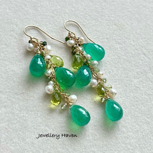 Green onyx, peridot and pearls earrings