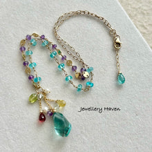 Charger l&#39;image dans la galerie, Teal green fluorite with amethyst and apatite necklace