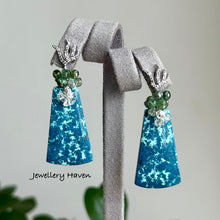 Cargar imagen en el visor de la galería, Shattuckite, green tourmaline and Herkimer quartz earrings