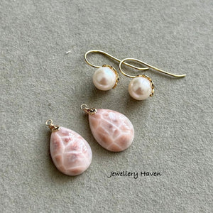 Pink Natrolite with pearl hook earrings (detachable)