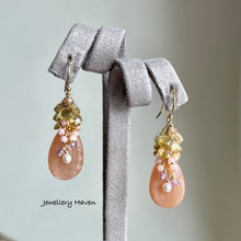 Laden Sie das Bild in den Galerie-Viewer, Peach moonstone, champagne zircon, pink opal earrings