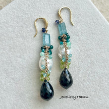 Cargar imagen en el visor de la galería, Aqua kyanite, Edison pearl, smokey quartz gems cluster earrings