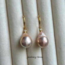 Load image into Gallery viewer, Champagne metallic iridescent Edison pearl earrings