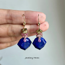Laden Sie das Bild in den Galerie-Viewer, Lapis lazuli and tourmalines earrings