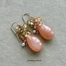 Laden Sie das Bild in den Galerie-Viewer, Peach moonstone, champagne zircon, pink opal earrings
