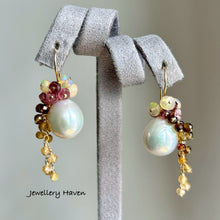 Load image into Gallery viewer, Iridescent white edison pearls earrings