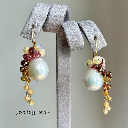 Iridescent white edison pearls earrings