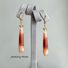 Charger l&#39;image dans la galerie, Red banded agate earrings