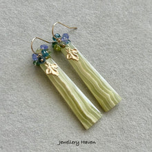 Cargar imagen en el visor de la galería, Calcite earrings