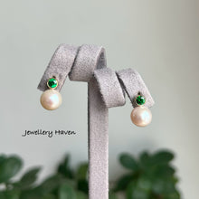 Load image into Gallery viewer, Pearl and gems tassel earrings