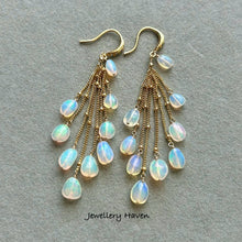 Laden Sie das Bild in den Galerie-Viewer, Flashy Ethiopian opal nugget tassel earrings