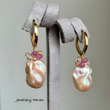 Load image into Gallery viewer, Baroque pearl and gem clusters hoop earrings