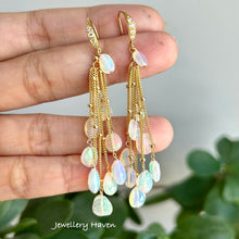 Laden Sie das Bild in den Galerie-Viewer, Flashy Ethiopian opal nugget tassel earrings