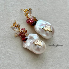 画像をギャラリービューアに読み込む, Rainbow iridescent baroque pearl earrings (Maple leaf series)