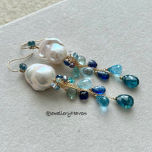 Laden Sie das Bild in den Galerie-Viewer, Baroque pearl with blue gems cluster earrings