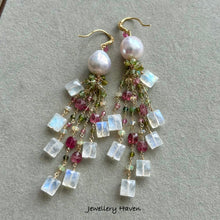 画像をギャラリービューアに読み込む, Edison pearl and moonstone gems tassels earrings