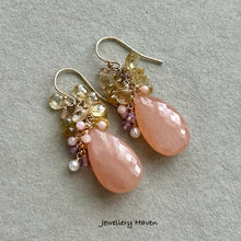 Laden Sie das Bild in den Galerie-Viewer, Peach moonstone, champagne zircon, pink opal earrings