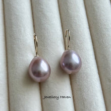 Load image into Gallery viewer, Minimalist lilac purple Edison pearl earrings