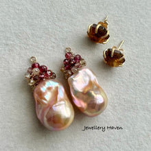 Load image into Gallery viewer, Montana agate with metallic iridescent baroque pearl earrings (detachable)