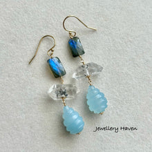 Cargar imagen en el visor de la galería, Icy blue aquamarine tier drop earrings