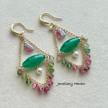 Laden Sie das Bild in den Galerie-Viewer, Green onyx and tourmaline chandelier earrings