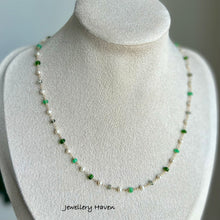 画像をギャラリービューアに読み込む, Chrysoprase, chrome diopside and pearl necklace