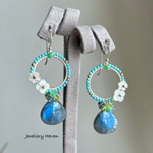 Laden Sie das Bild in den Galerie-Viewer, Labradorite, turquoise chandelier earrings (925 silver)