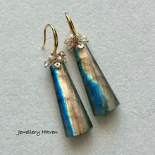 Load image into Gallery viewer, Sunset blue mix flash labradorite earrings