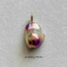 Charger l&#39;image dans la galerie, Aurora metallic iridescent baroque pearl pendant