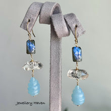Cargar imagen en el visor de la galería, Icy blue aquamarine tier drop earrings