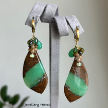 Cargar imagen en el visor de la galería, Boulder chrysoprase earrings