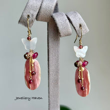 Laden Sie das Bild in den Galerie-Viewer, Rhodochrosite and mother of pearl butterfly earrings