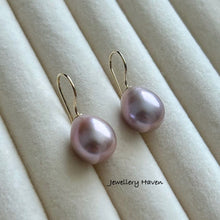 Load image into Gallery viewer, Minimalist lilac purple Edison pearl earrings