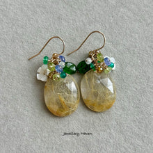 Laden Sie das Bild in den Galerie-Viewer, Golden rutilated quartz earrings