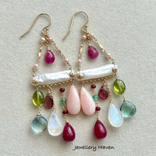 Charger l&#39;image dans la galerie, Fleur pearl chandelier earrings