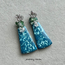 Cargar imagen en el visor de la galería, Shattuckite, green tourmaline and Herkimer quartz earrings