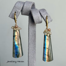 Load image into Gallery viewer, Sunset blue mix flash labradorite earrings