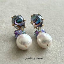 Charger l&#39;image dans la galerie, Edison pearl and abalone shell stud earrings