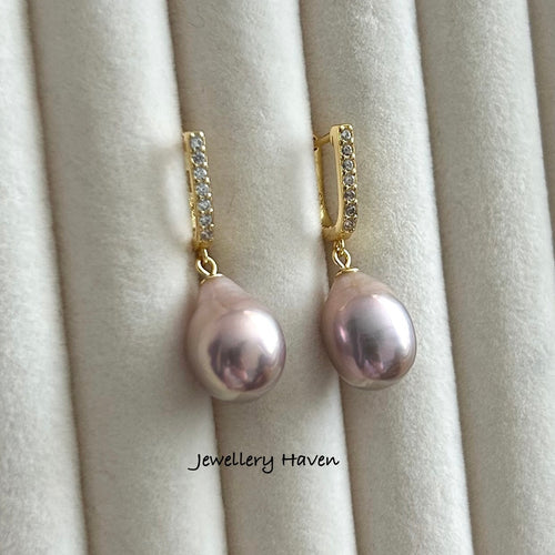 Metallic iridescent Edison pearl hoop earrings