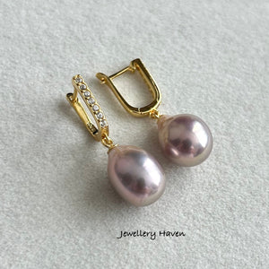 Metallic iridescent Edison pearl hoop earrings