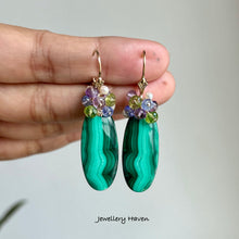 Laden Sie das Bild in den Galerie-Viewer, Malachite, peridot, tanzanite and amethyst earrings
