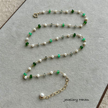画像をギャラリービューアに読み込む, Chrysoprase, chrome diopside and pearl necklace