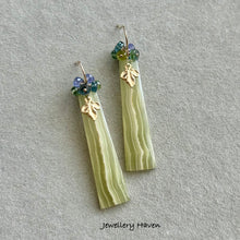 Cargar imagen en el visor de la galería, Calcite earrings