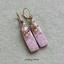 Laden Sie das Bild in den Galerie-Viewer, Phosphosiderite, moonstone, pink amethyst earrings