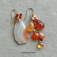 Carica l&#39;immagine nel visualizzatore di Gallery, Banded agate asymmetrical earrings