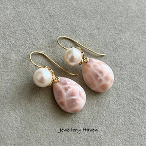 Pink Natrolite with pearl hook earrings (detachable)